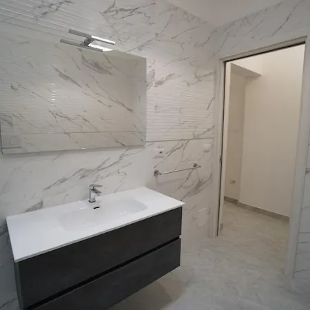 Casa Lucia 2 * 莱韦拉诺